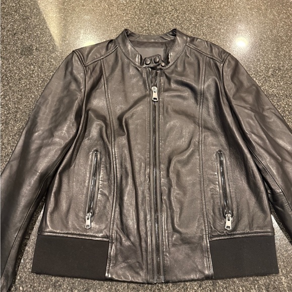 50% off! Massimo Dutti 100% leather bomber jacket - Picture 2 of 6